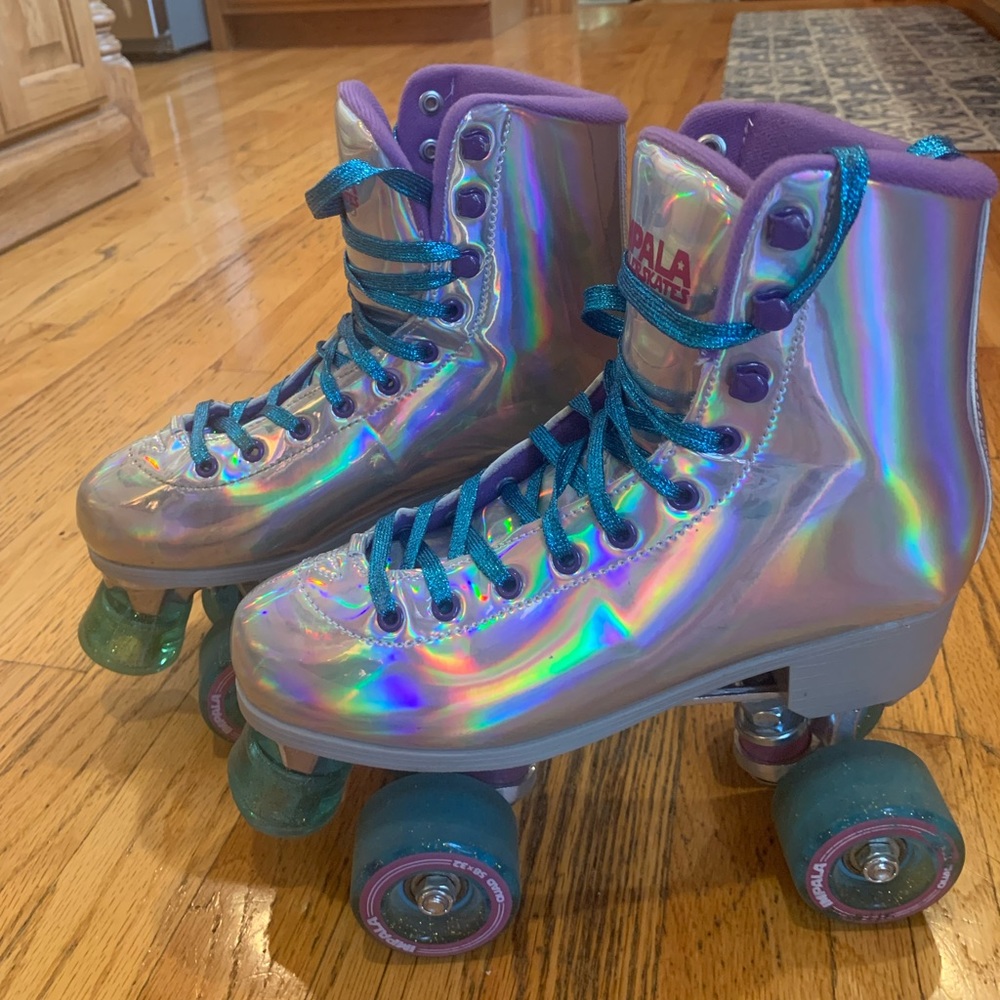 Impala Holographic Roller Skates